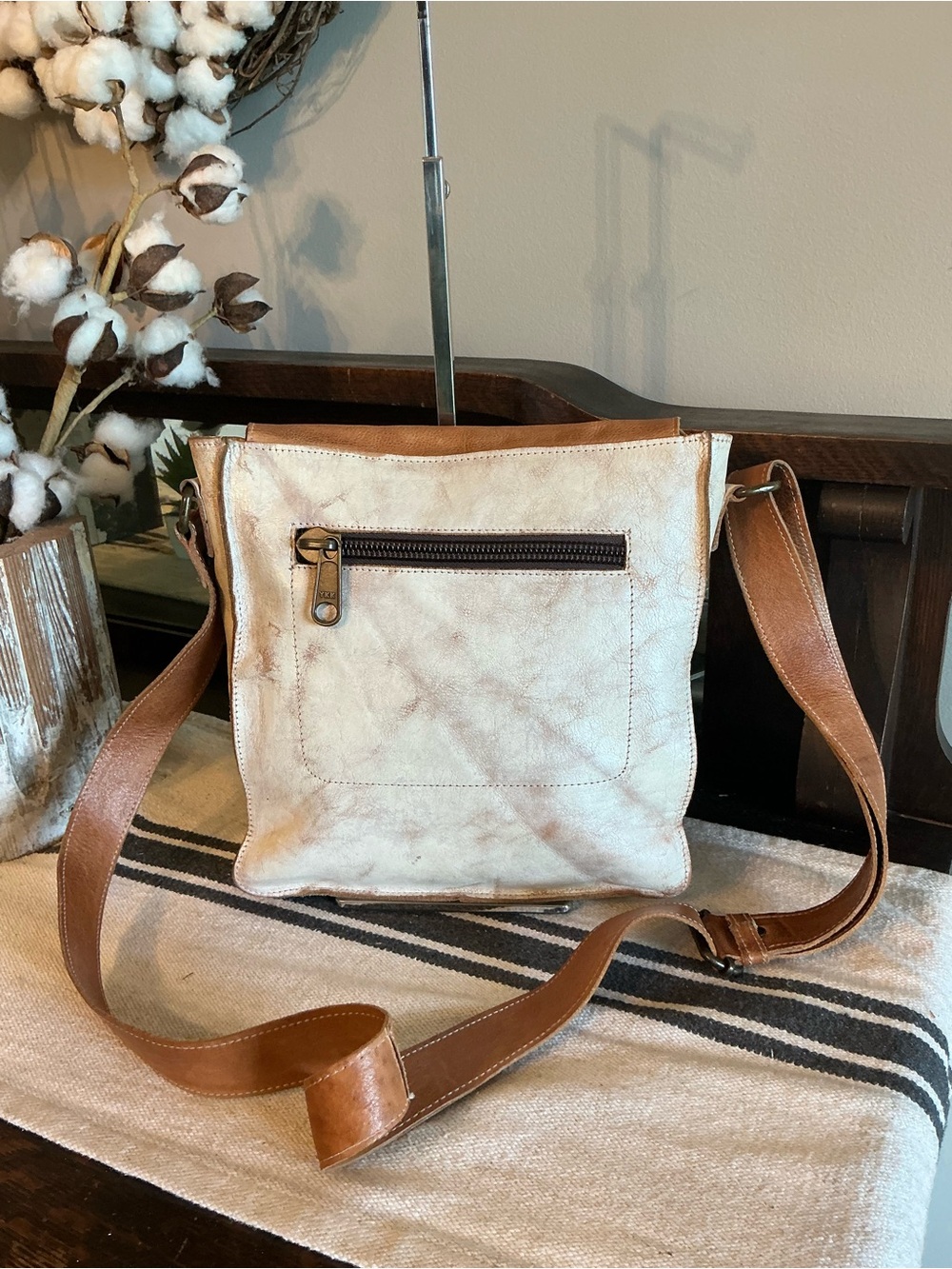 Bed Stu Leather Venice Beach Crossbody Nectar Tan Rustic Retail $240 - Picture 4 of 12